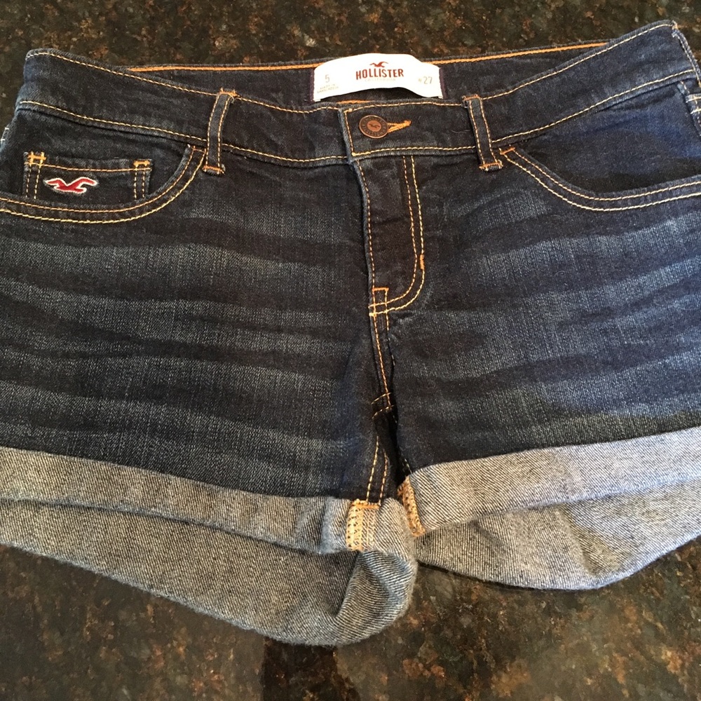 Hollister dark wash size 5 shorts!!